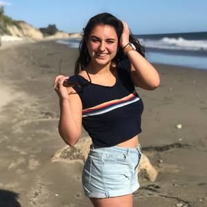 Meet your Posher, Carolina